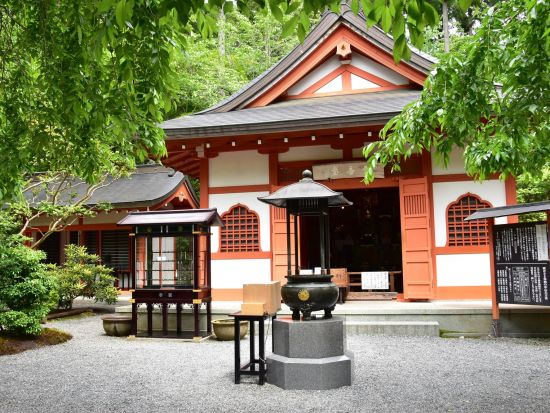 貸切観光タクシー 三千院～大徳寺など5ヵ所を巡る京都満喫プラン＜6.5時間／大津市内発／京都市内着／京都市内発オプションあり／1～9名＞by 滋賀ヤサカ自動車