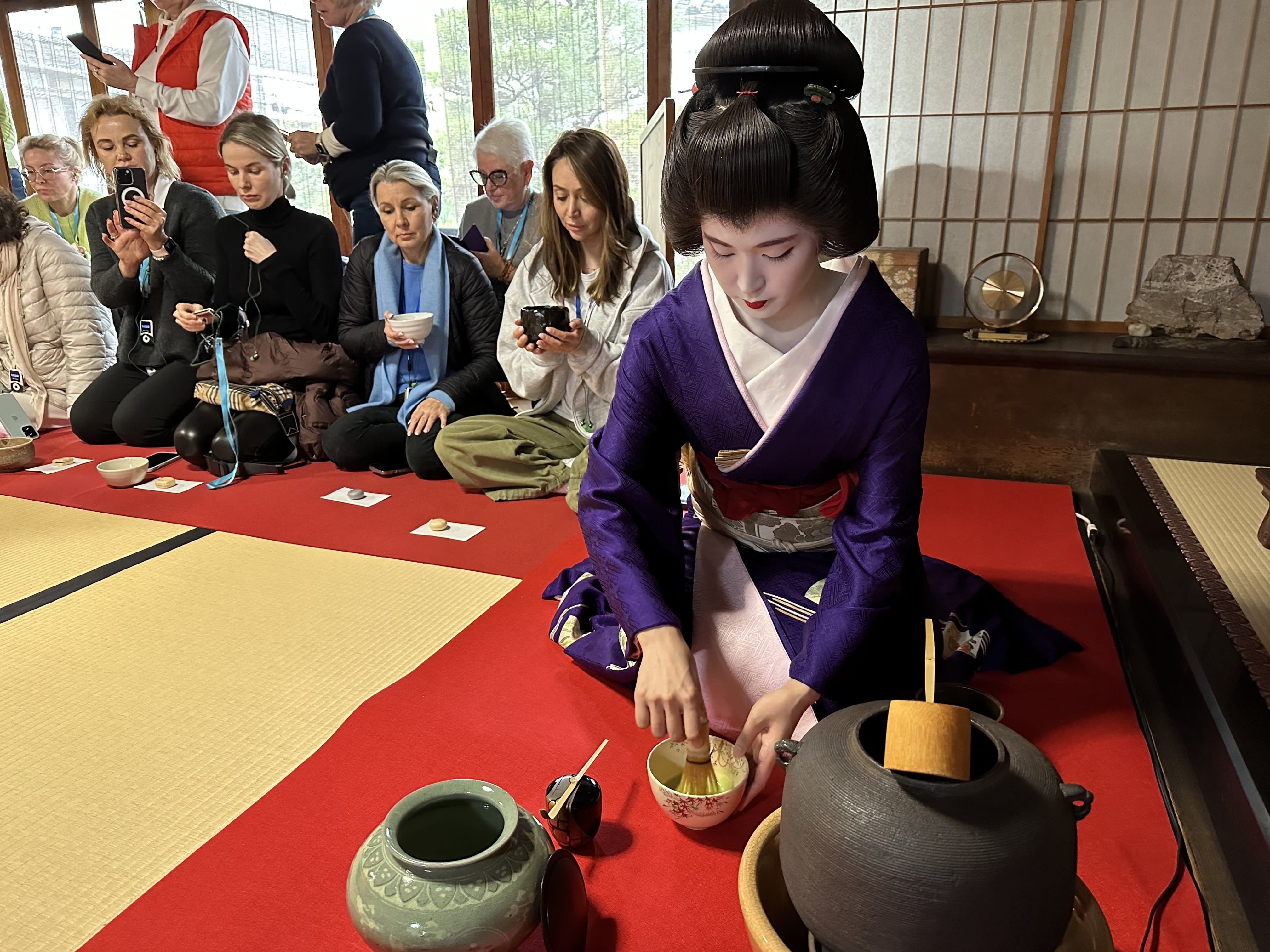 人気 お茶屋遊び 服装 着物