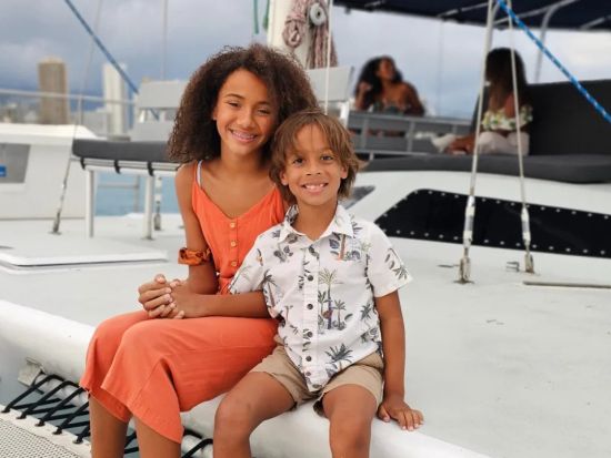 貸切ボートチャーター　ホクラニ号　時間帯で選べるプラン展開　ドリンク＆スナック持ち込みOK＜1～49名／2～3時間／ワイキキ発＞