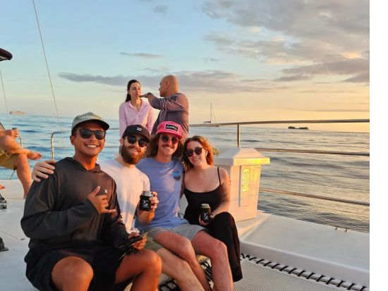 花火鑑賞クルーズ　ホクラニ号　ドリンク＆スナック持ち込みOK！＜金曜日限定／ワイキキ発＞