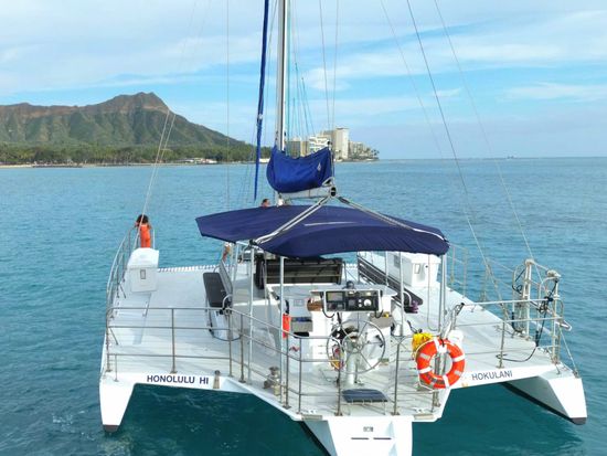 Three-Tiki-Sailing-2