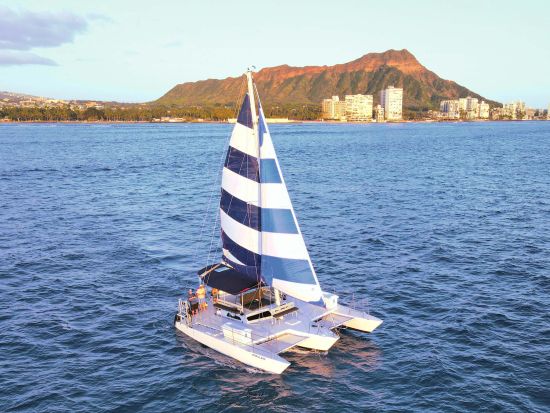 貸切ボートチャーター　ホクラニ号　時間帯で選べるプラン展開　ドリンク＆スナック持ち込みOK＜1～49名／2～3時間／ワイキキ発＞