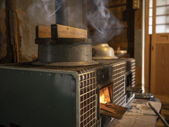 かまど焚きごはん体験＆食養生講座 ～白瀧の森養生～ 心と身体を整えるウェルネスツアー リトリートコーディネーターが伝授＜3時間／昼食／三重県鳥羽市＞