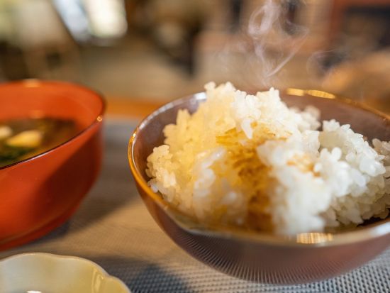 かまど焚きごはん体験＆食養生講座 ～白瀧の森養生～ 心と身体を整えるウェルネスツアー リトリートコーディネーターが伝授＜3時間／昼食／三重県鳥羽市＞