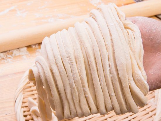 空港送迎 高松空港 ⇔ 高松市内・琴平・丸亀・坂出 うどん屋1店舗立ち寄り付き＜選べる出発時間／選べる送迎地＞4名参加で1名5,000円～ by 琴参タクシー