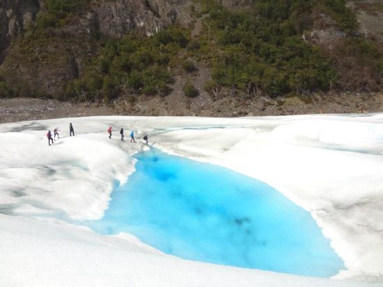 ペリトモレノ氷河で憧れのアイストレッキング！氷河の上でしか見られない絶景やアンデスの自然もご案内＜9～4月／混載／1日／英語ガイド／エル・カラファテ発＞