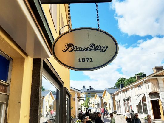 シポーンコルピ国立公園ハイキング＆古都ポルヴォー 日帰り観光ツアー＜貸切／アウトドアランチ付／英語ガイド／ヘルシンキ発＞