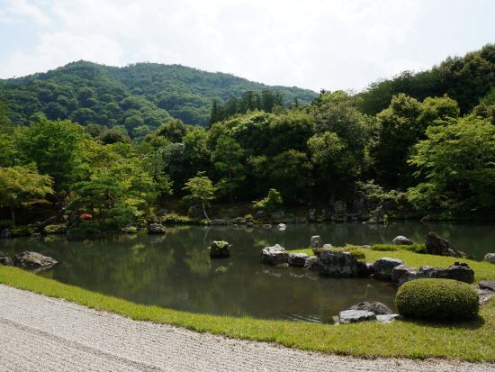 貸切観光タクシー 金閣寺・龍安寺・仁和寺を周る世界遺産巡りコース＜４時間／大津市内発／京都市内着／京都市内発オプションあり／1～9名＞by 滋賀ヤサカ自動車