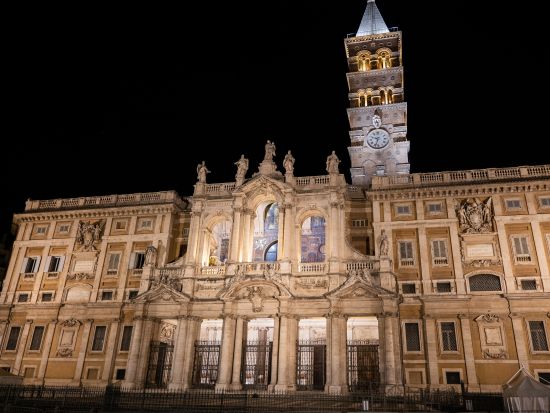 ビンテージ風の2階建てオープンバスで巡る！ローマ夜景観賞ツアー＜テルミニ駅発／夏季／日本語音声ガイド＞ *前日まで予約可