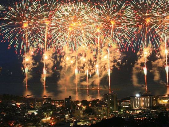 8月15日限定！諏訪湖湖上花火大会バスツアー 観覧席付きプランもあり！＜東京駅発着＞