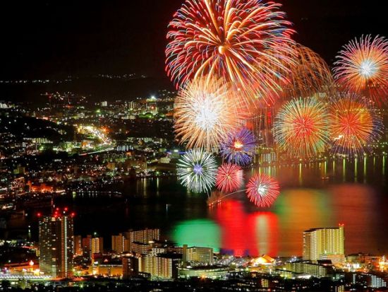 8月15日限定！諏訪湖湖上花火大会バスツアー 観覧席付きプランもあり！＜東京駅発着＞