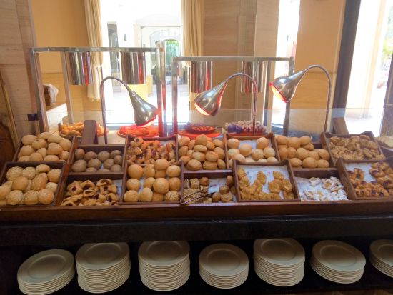 ピラミッドに1番近い5つ星ホテル「マリオット・メナ・ハウス（Marriott Mena House）」での朝食 観光付きプランあり＜送迎付き／カイロ発／専用車＞