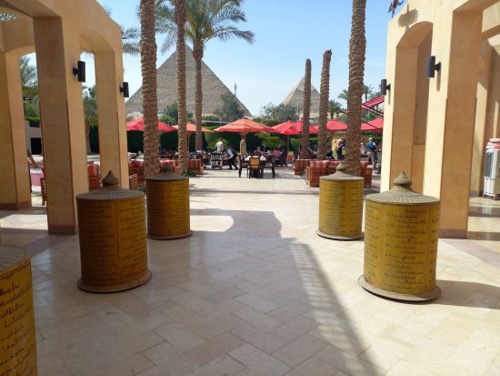 ピラミッドに1番近い5つ星ホテル「マリオット・メナ・ハウス（Marriott Mena House）」での朝食 観光付きプランあり＜送迎付き／カイロ発／専用車＞