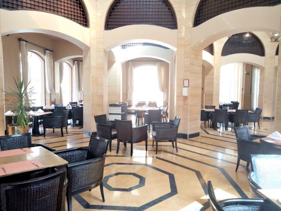 ピラミッドに1番近い5つ星ホテル「マリオット・メナ・ハウス（Marriott Mena House）」での朝食 観光付きプランあり＜送迎付き／カイロ発／専用車＞