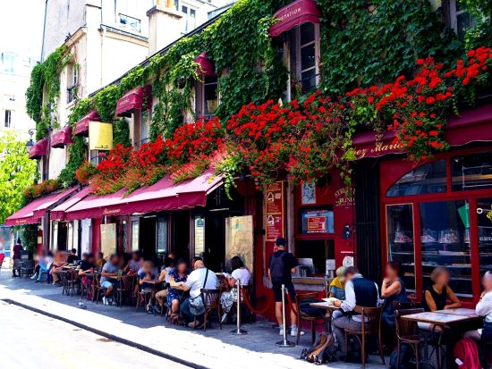 マレ地区グルメウォーキングツアー！パリの伝統＆最先端の美食とスイーツをたっぷり試食　ワイン試飲付＜英語／約3時間＞