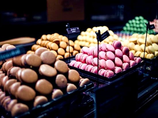 マレ地区グルメウォーキングツアー！パリの伝統＆最先端の美食とスイーツをたっぷり試食　ワイン試飲付＜英語／約3時間＞