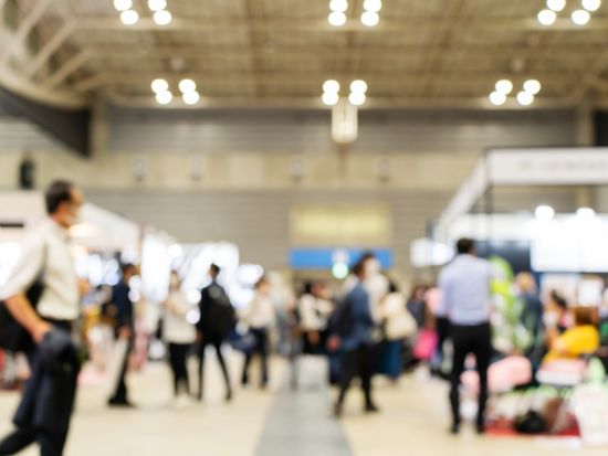 【専門通訳手配】展示会・商談会アテンドサービス　フランス語通訳＜4・6・8時間／パリ市内＞　メゾン・エ・オブジェ、サロン・デュ・ショコラなど対応可能