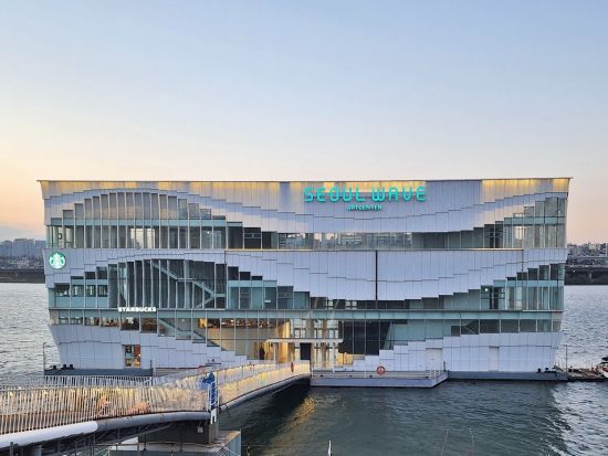 人気K-POPグループの聖地を巡るツアー！ソウルの森＋鶴洞公園＋HYBE周辺＋旧宿舎リノベカフェほか＜1日／日本語ガイド／明洞解散＞