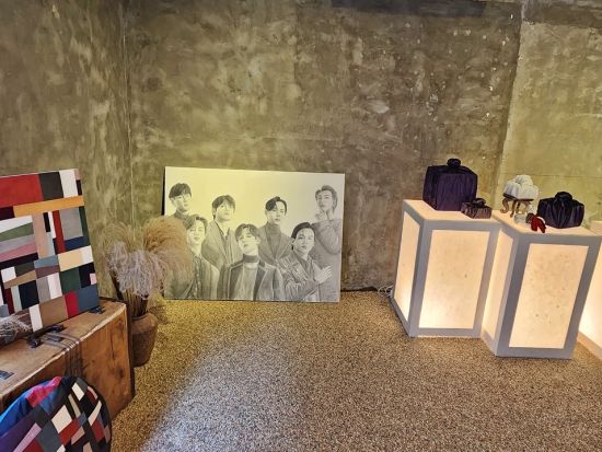 人気K-POPグループの聖地を巡るツアー！ソウルの森＋鶴洞公園＋HYBE周辺＋旧宿舎リノベカフェほか＜1日／日本語ガイド／明洞解散＞