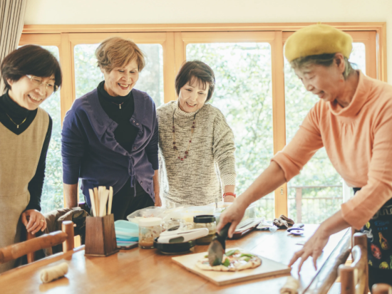 ガイド付きサイクリングツアー E-bikeでパワースポット巡り！瀧原宮と石窯ピザづくりコース＜4時間／4名限定プラン／昼食付／大紀町＞