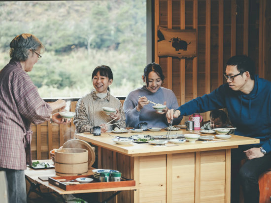 ガイド付きサイクリングツアー E-bikeで巡ろう！昔ながらの囲炉裏や釜戸料理に舌鼓 熊野参詣道と囲炉裏料理コース＜4時間／昼食付／大紀町＞