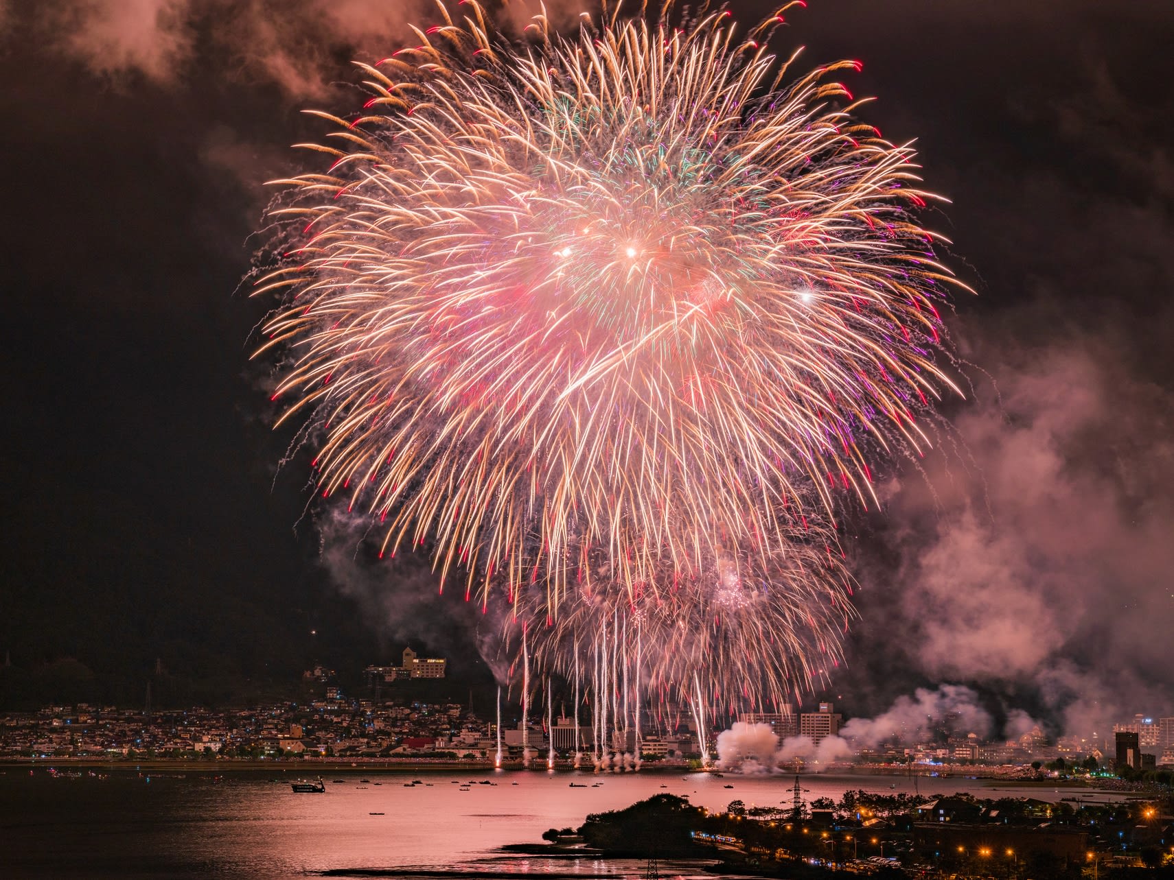 即予約確定】2023年8月15日限定！「第75回諏訪湖祭湖上花火大会