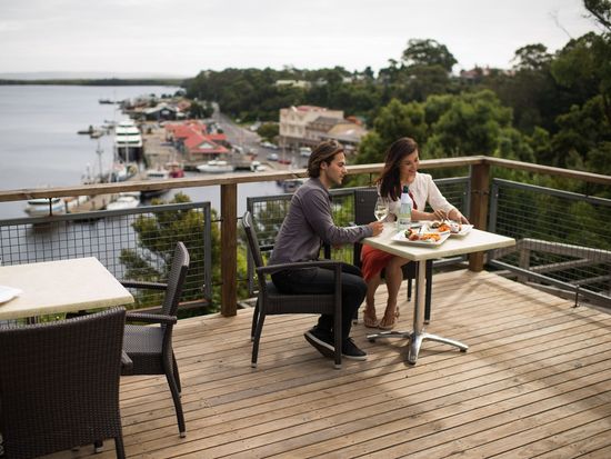 SV-View42-Dining-01-1