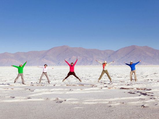 絶景の塩湖「サリーナス・グランデス」と七色の丘　1日観光ツアー ＜英語ガイド／サルタ発＞
