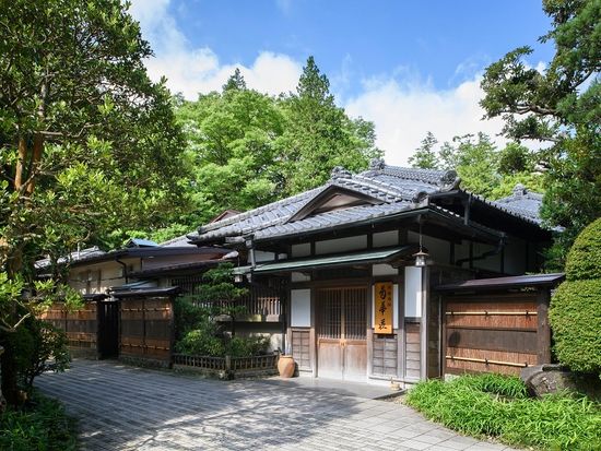 日本料理「菊華荘」正面外観