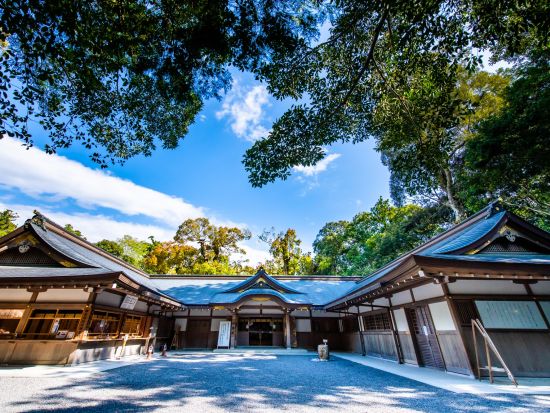 伊勢神宮 外宮・内宮参拝とおかげ横丁、夫婦岩を巡る日帰りツアー＜大阪発着＞