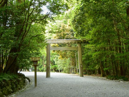 伊勢神宮 外宮・内宮参拝とおかげ横丁、夫婦岩を巡る日帰りツアー＜大阪発着＞