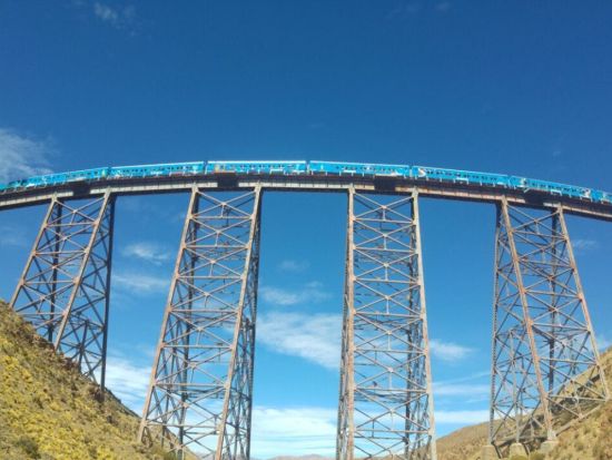 雲の列車「トレン・ア・ラス・ヌベス」で行く アンデス鉄道ツアー　標高4,220mを駆け抜ける ＜英語ガイド＞