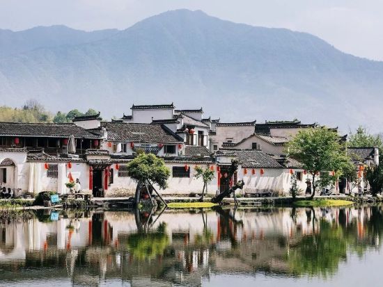 【上海発 or 蘇州発・1泊2日ツアー】黄山＋宏村、世界遺産と中国絶景を巡るツアー*5つ星ホテル利用＜往復とも新幹線利用／専用車＋専属日本語ガイド／昼食付＞