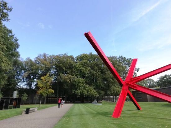 クレラー・ミュラー美術館送迎ツアー＜専用車貸切／日本語チャットサポート／アムステルダム発＞