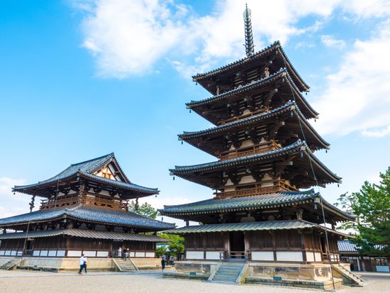 Japan_Nara_Horyu-ji_pixta__66329564