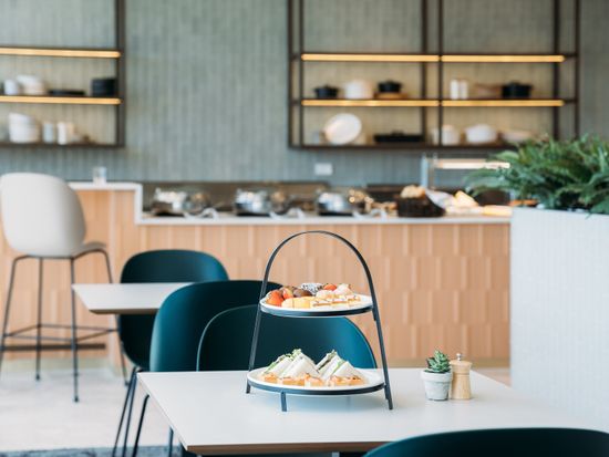 Plaza-Premium-Lounge-Sydney-High Tea 2 (1)