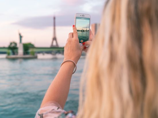 セーヌ川シャンパン・クルーズ 　バトー・ムッシュ＜1時間10分＞