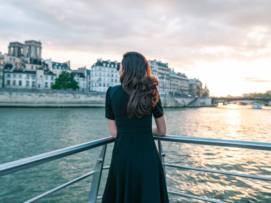 セーヌ川シャンパン・クルーズ 　バトー・ムッシュ＜1時間10分＞