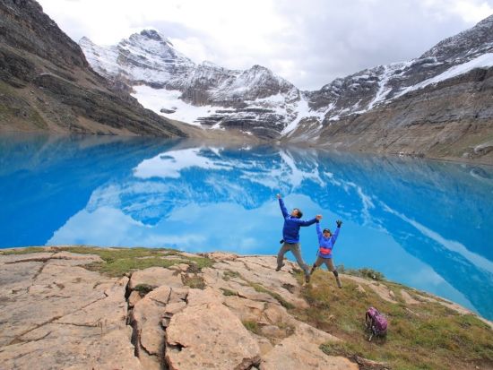 世界遺産カナディアンロッキー　秘境レイクオハラ ハイキングツアー ＜6～10月／日本語ガイド＞by バンフトップツアーズ