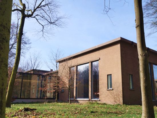 クレラー・ミュラー美術館送迎ツアー＜専用車貸切／日本語チャットサポート／アムステルダム発＞