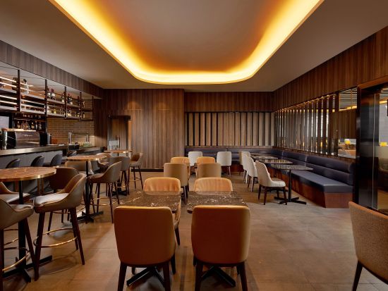 ドバイ国際空港（DXB）ラウンジチケット☆プラザ・プレミアムラウンジ（Plaza Premium Lounge）*ターミナル3（エミレーツ航空専用）[出発]