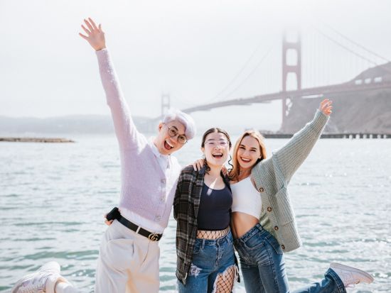 アルカトラズ島上陸＆サンフランシスコ市内 1日観光ツアー　ゴールデンゲートブリッジやチャイナタウンなど主要スポットをめぐる ＜英語ガイド＞