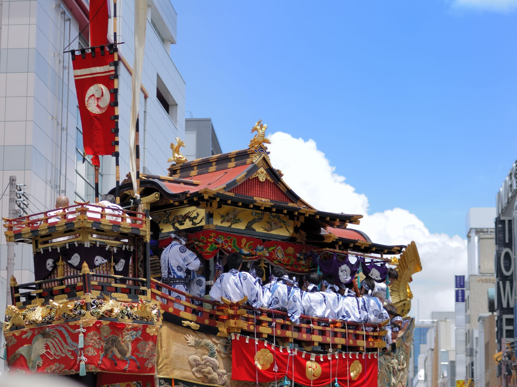 祇園祭（前祭）有料観覧席＋スカイホップバス 迫力の山鉾巡行