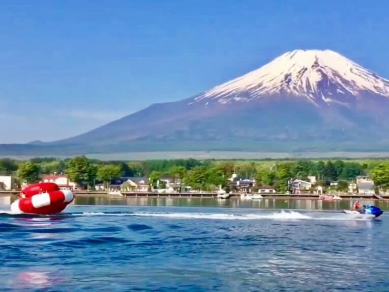 山中湖でハリケーンボート体験！水の上で回転する新感覚のマリンスポーツ ＜4～10月／山中湖村＞by ハクタカマリン |  山梨の観光u0026遊び・体験・レジャー専門予約サイト VELTRA(ベルトラ)