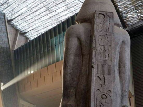 【貸切】大エジプト博物館（GEM）＋世界遺産ギザの3大ピラミッド日帰り観光 スフィンクスの足元エリア入場オプションあり＜終日／日本語／送迎付／カイロ発＞