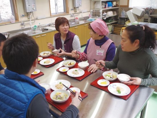 北山崎 番屋で魚さばき体験＆クッキング 浜のお母さんたちがさばき方を教えてくれる♪＜90分／田野畑村＞by体験村・たのはたネットワーク 