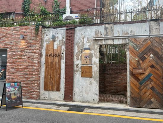 人気KPOPグループ聖地巡りツアー景福宮＋鶴洞公園＋HYBE周辺ほか（クムデジ食堂昼食＋大長今パーク付プランあり）＜半日／１日／ホテルお迎え／日本語ガイド＞