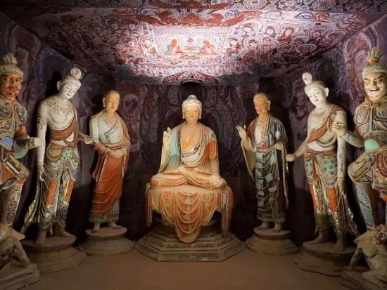 敦煌 3日及び4日間ツアー　有名な世界遺産やシルクロード遺跡など見どころ満載 ＜貸切／駱駝乗騎体験／日本語ガイド／敦煌発＞