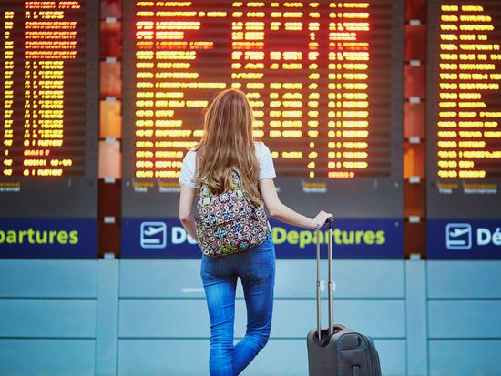 Airport_Flight_Schedule_shutterstock_587328371