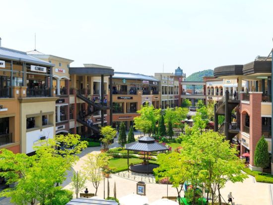 【ショッピングツアー】坡州(パジュ)プレミアムアウトレット☆ハイブランドからカジュアルブランドまでお買い得！＜午前／ホテルお迎え付／日本語ドライバー＞